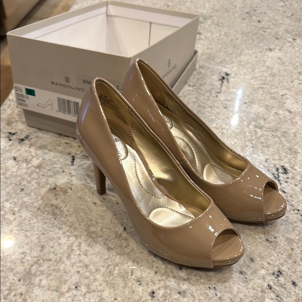 Bandolino Women's Peep Toe Heels - Tan 5.5 wide